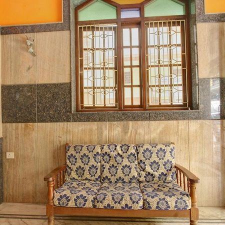 Spot On Radha Krishna Deluxe Lodge Near Cubbon Park Бангалор Екстериор снимка