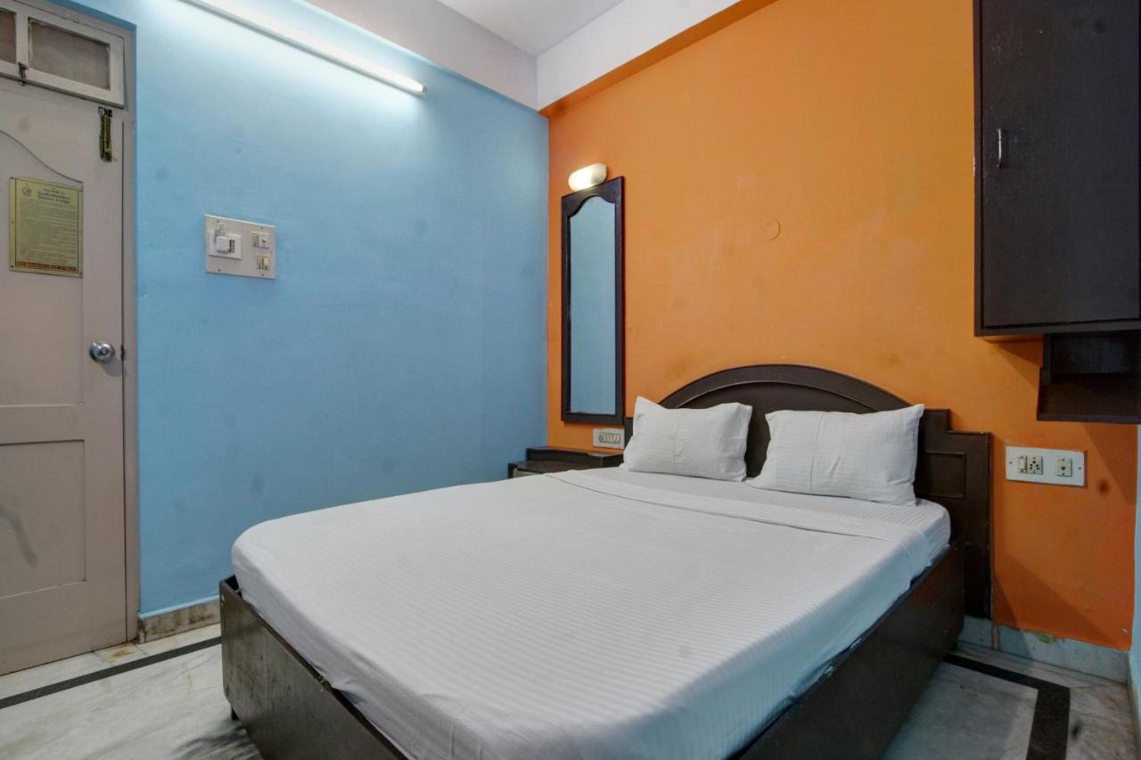 Spot On Radha Krishna Deluxe Lodge Near Cubbon Park Бангалор Екстериор снимка