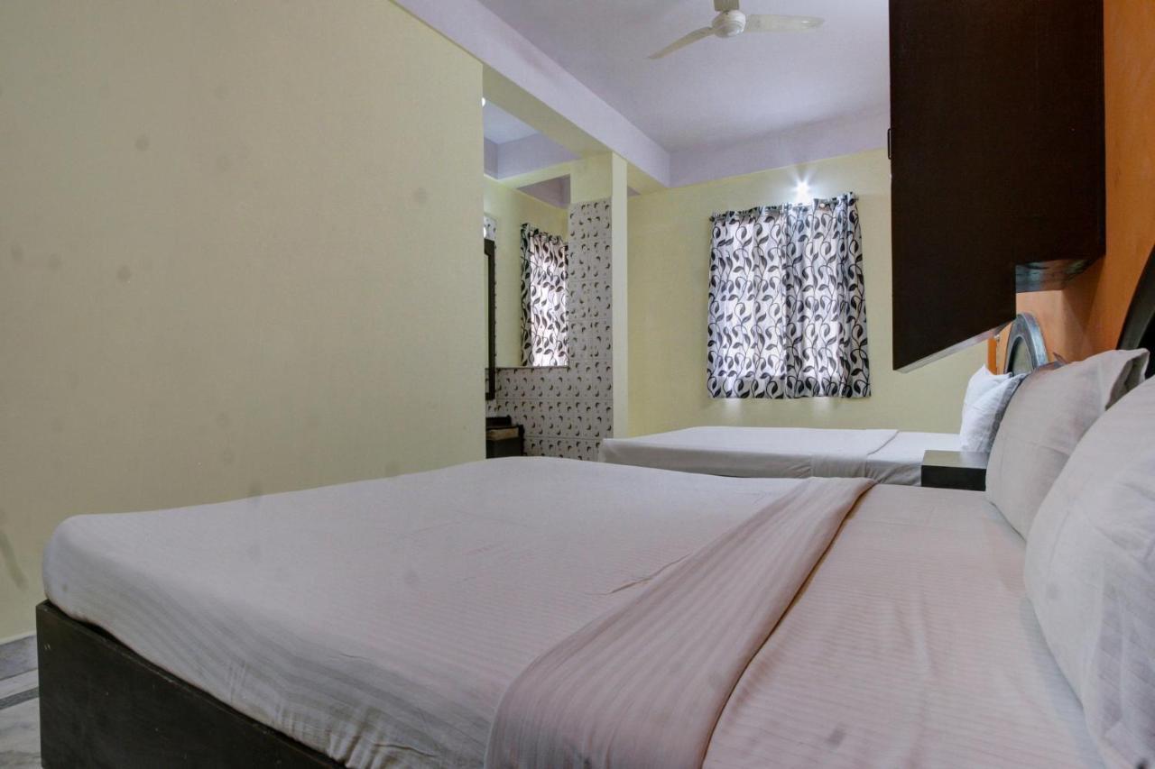 Spot On Radha Krishna Deluxe Lodge Near Cubbon Park Бангалор Екстериор снимка