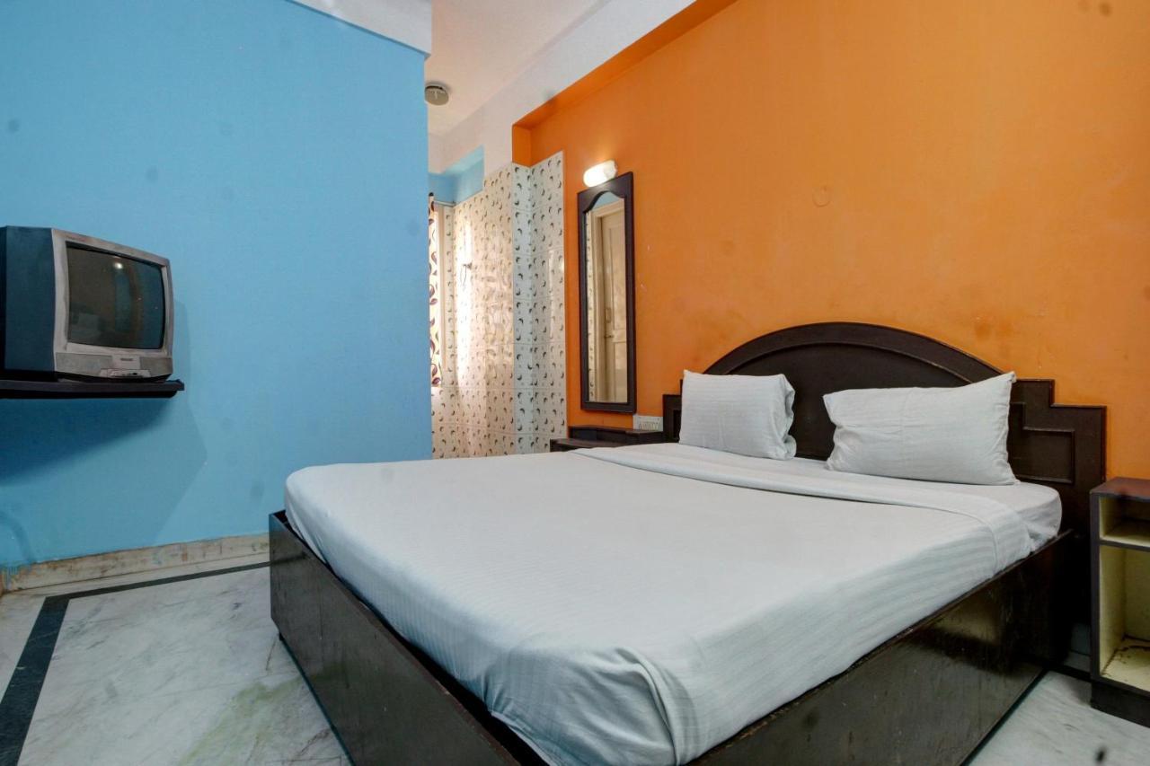 Spot On Radha Krishna Deluxe Lodge Near Cubbon Park Бангалор Екстериор снимка